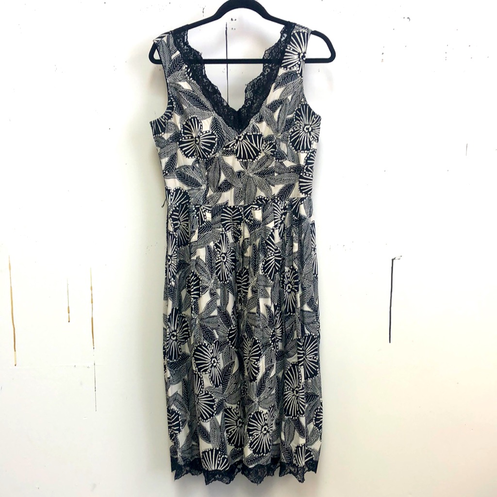 Adrianna Papell Black/White Flower Print Dress 10